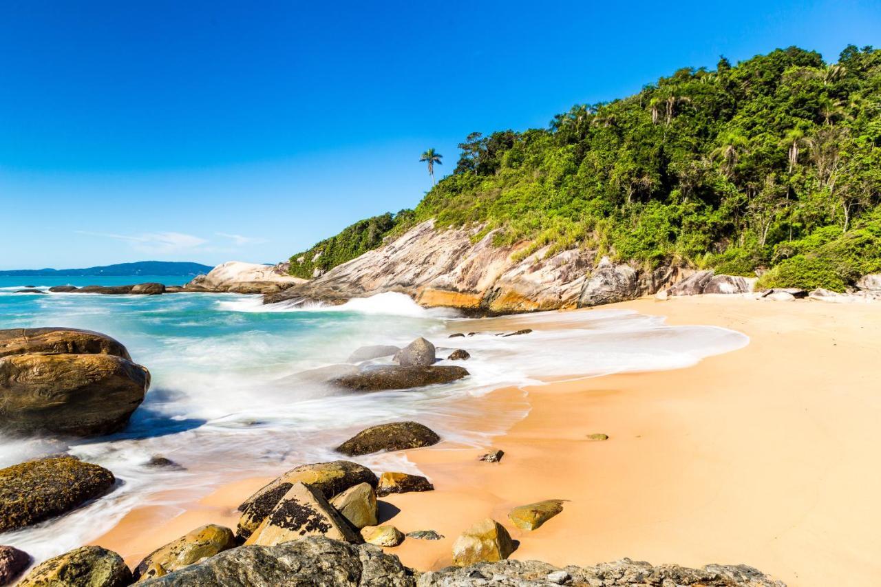 RECANTO NOVÍSSIMO em BC na Praia do Estaleiro Balneário Camboriú Exterior foto